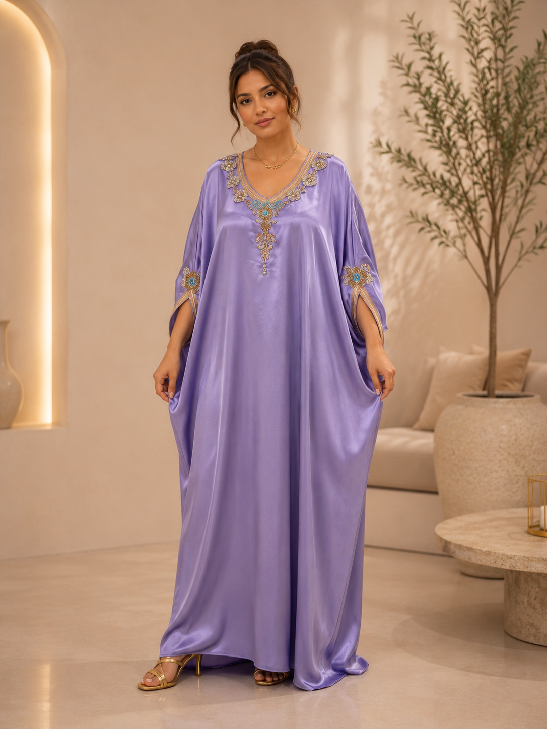 جلابية ساتان مطرزة — صورة 4 من 4