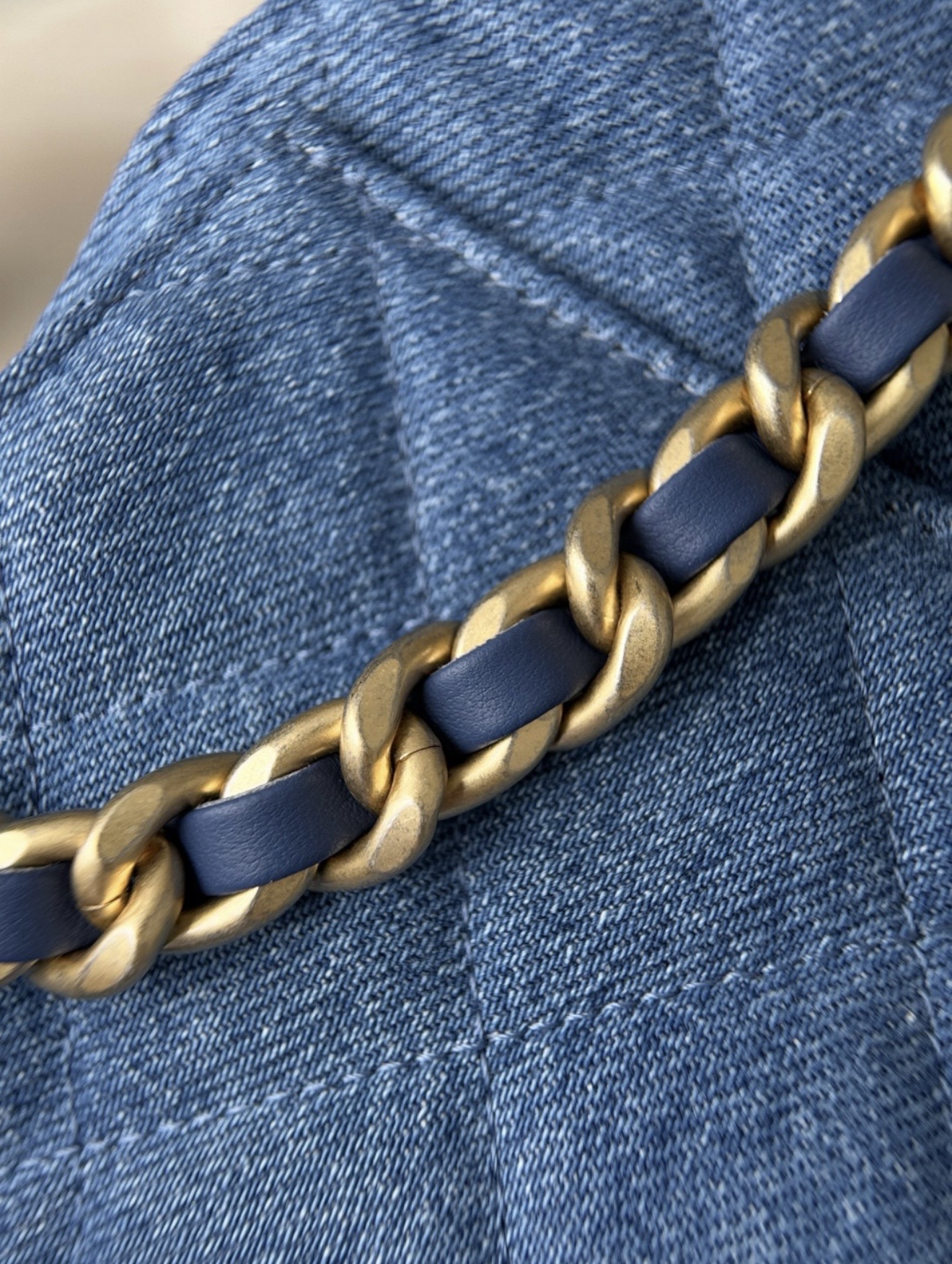 Chanel 25 - Blue — صورة 5 من 9