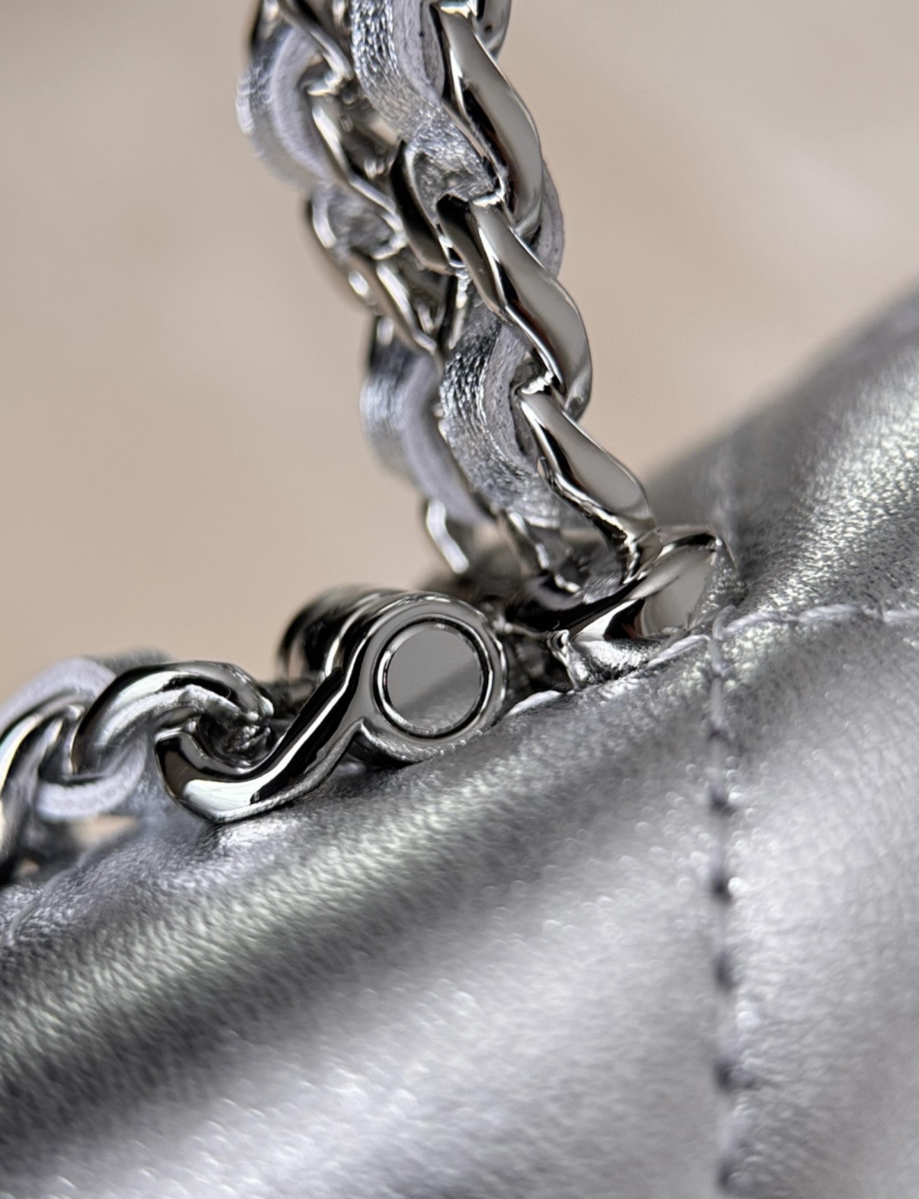 Kelly Top Handle - silver — صورة 4 من 9