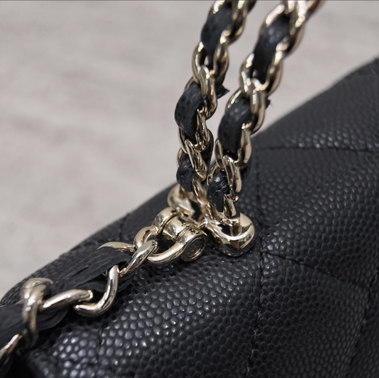Kelly Top Handle - Black — صورة 9 من 9