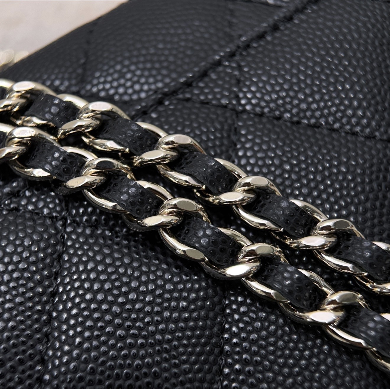 Kelly Top Handle - Black — صورة 7 من 9