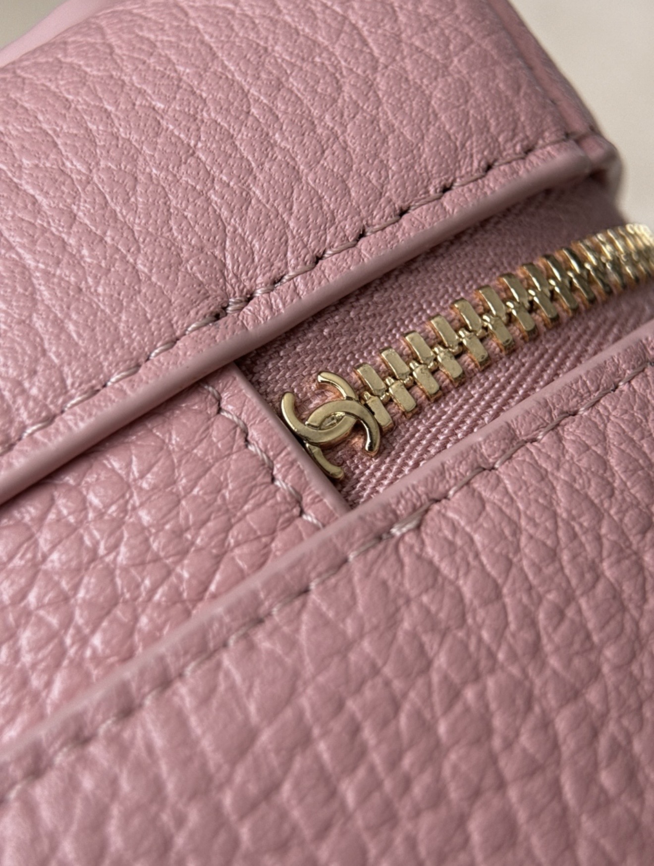 Chanel vanity -pink — صورة 3 من 9