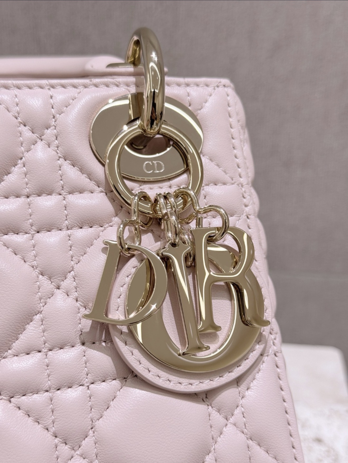 Lady Dior - Mini pink — صورة 4 من 9
