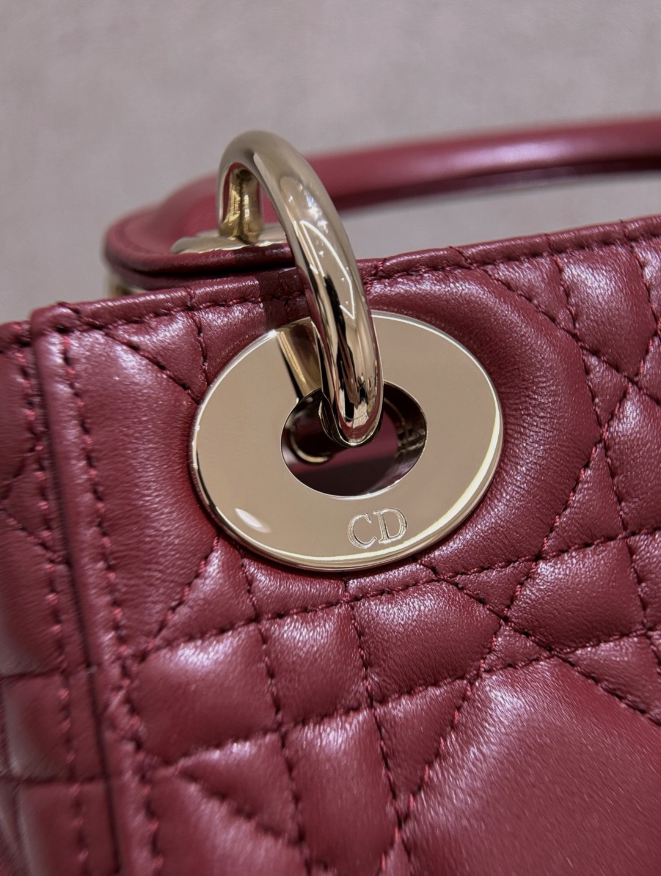 Lady Dior - Mini Burgundy — صورة 5 من 9