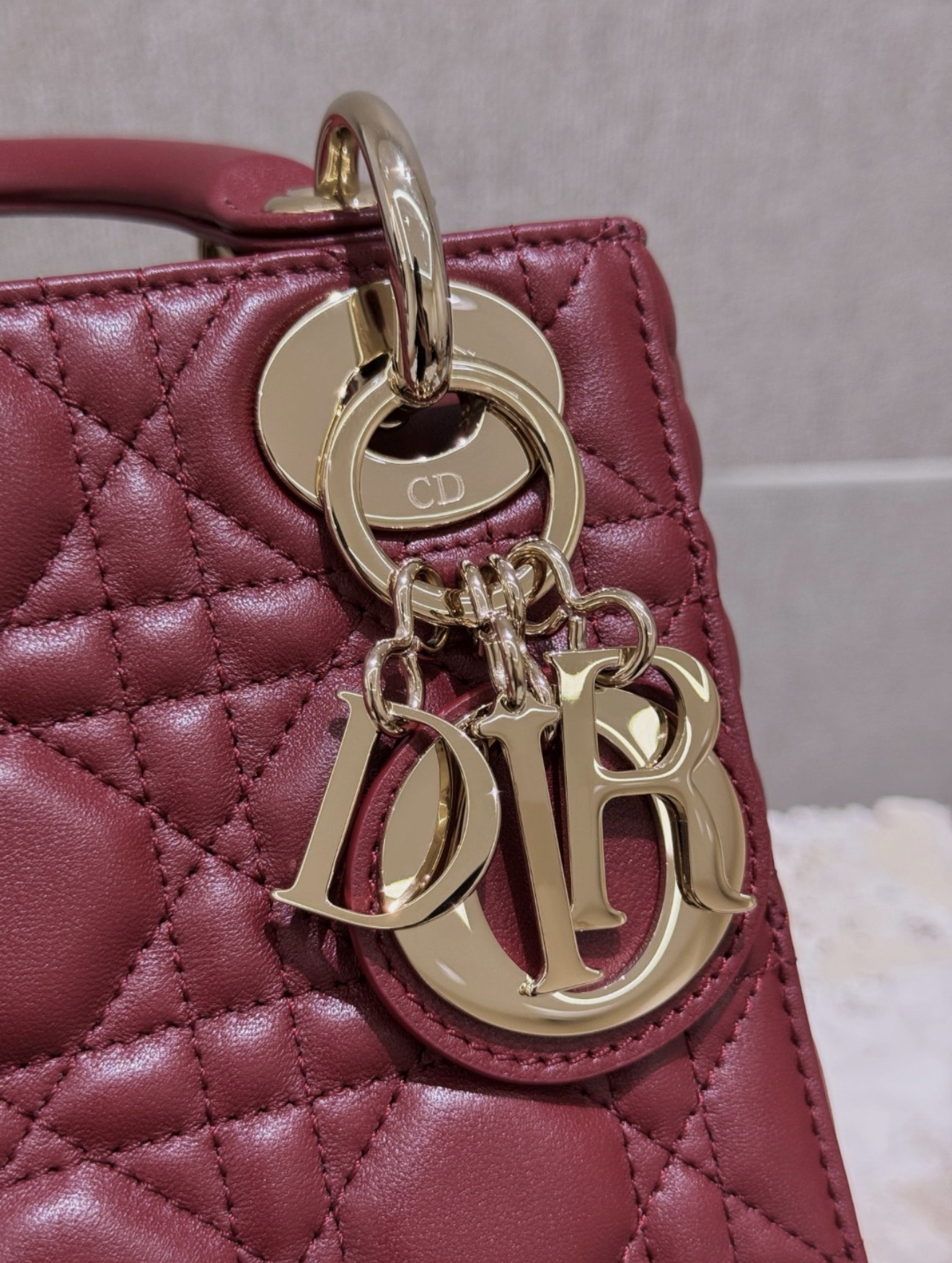 Lady Dior - Mini Burgundy — صورة 4 من 9