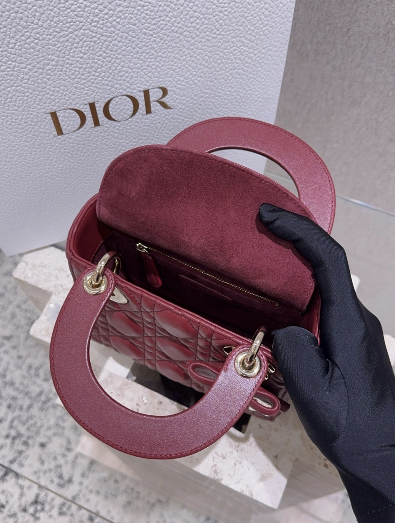 Lady Dior - Mini Burgundy — صورة 2 من 9