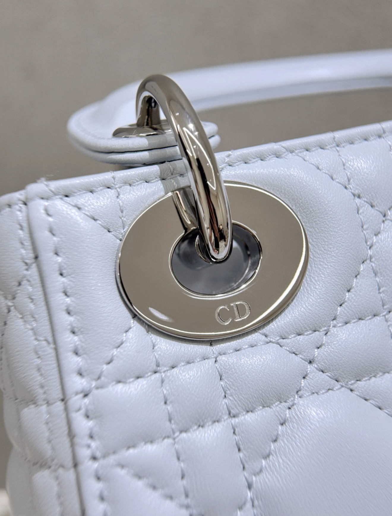 Lady Dior - Mini Blue silver — صورة 5 من 9