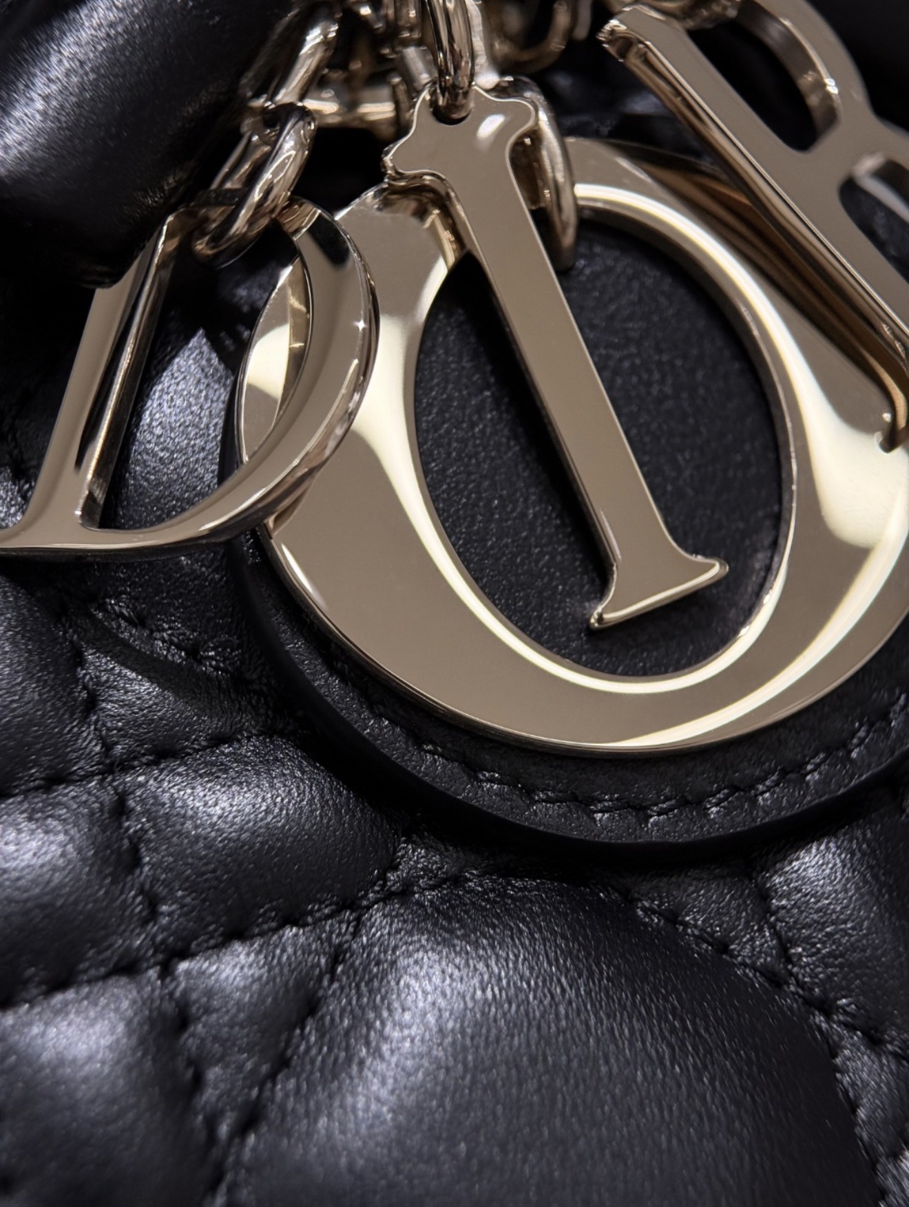 Lady Dior - Mini Black — صورة 3 من 9