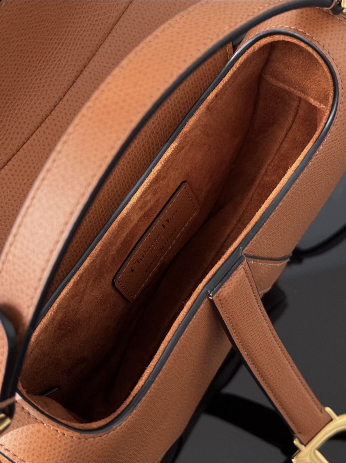 Saddle - Small Golden Brown — صورة 9 من 9