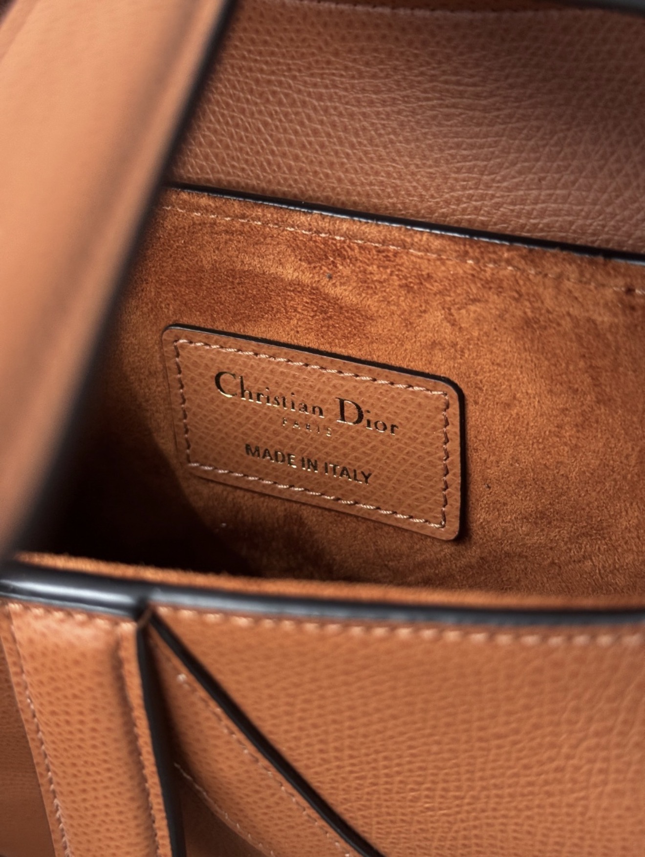 Saddle - Small Golden Brown — صورة 8 من 9