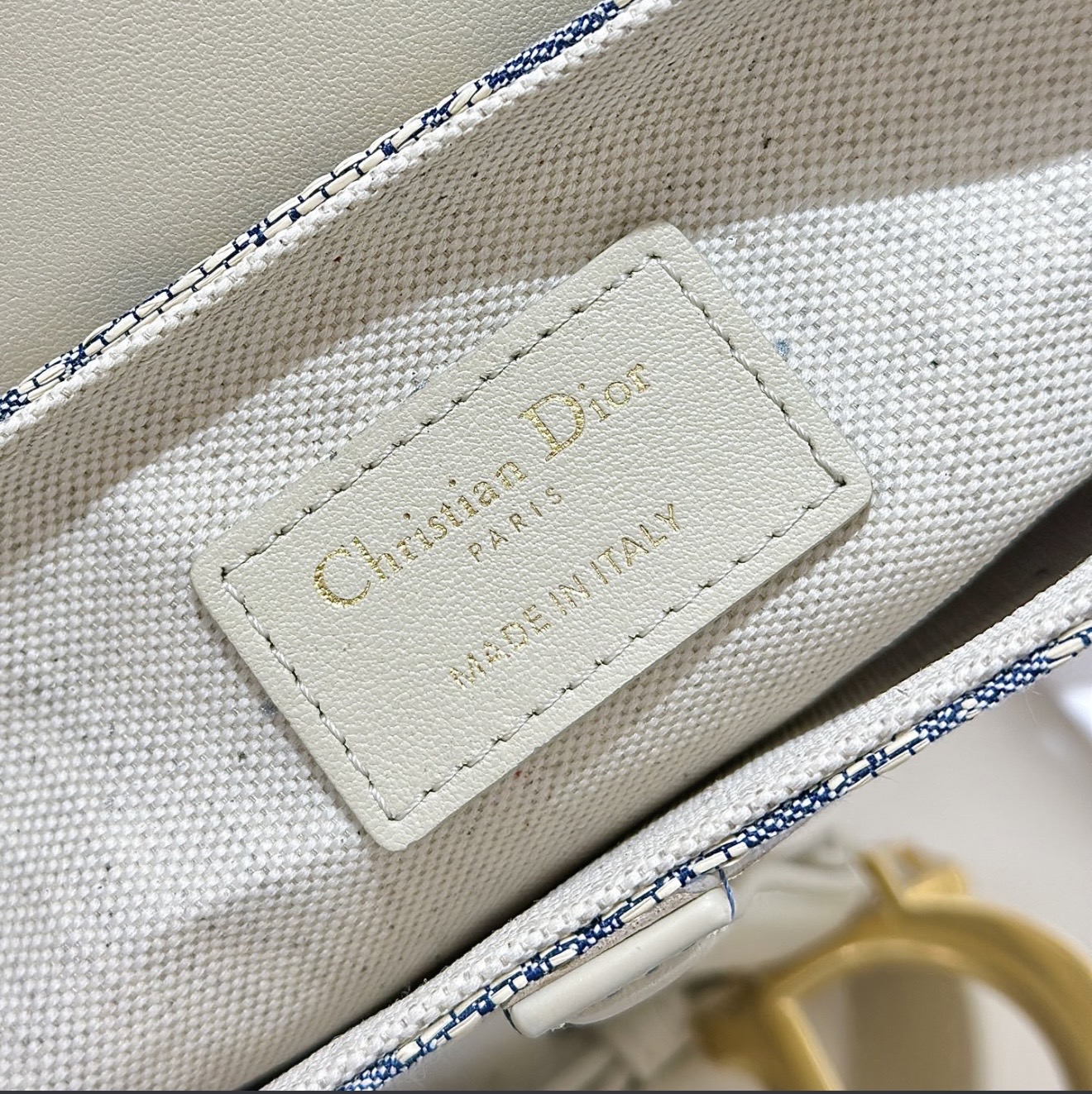 Saddle - Small Half white — صورة 8 من 9