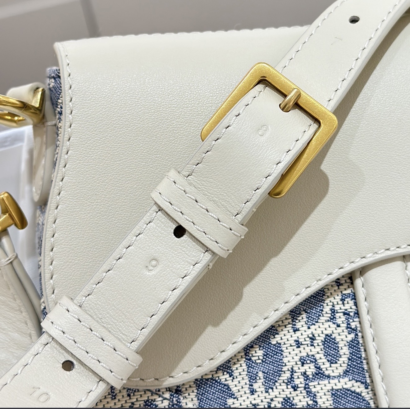 Saddle - Small Half white — صورة 4 من 9