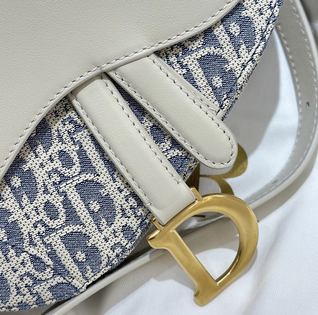 Saddle - Small Half white — صورة 2 من 9
