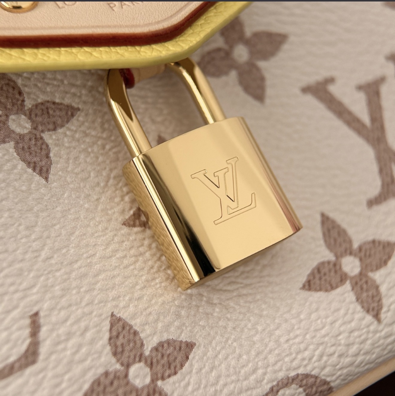 White vanity - Dune Milky white — صورة 6 من 9