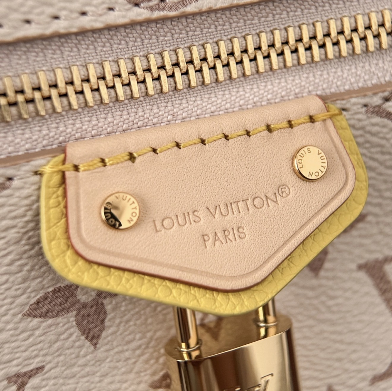 White vanity - Dune Milky white — صورة 2 من 9