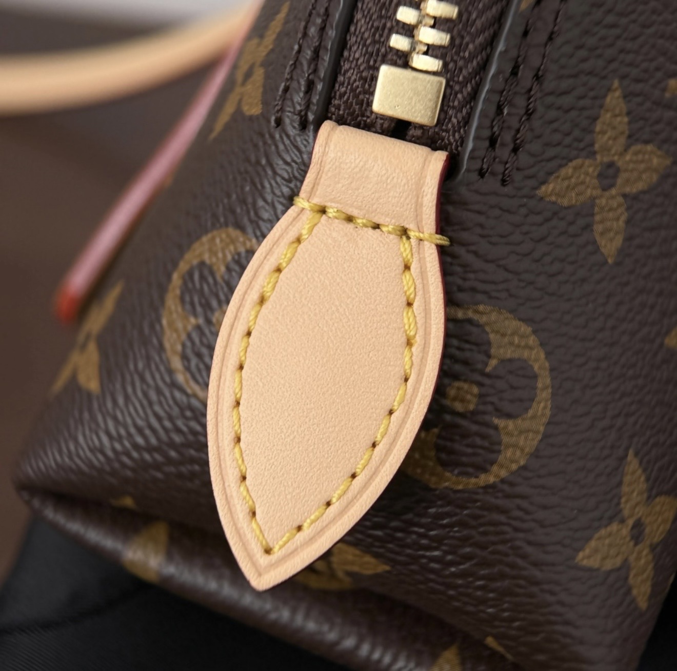 Alma Bowling - Monogram — صورة 3 من 9