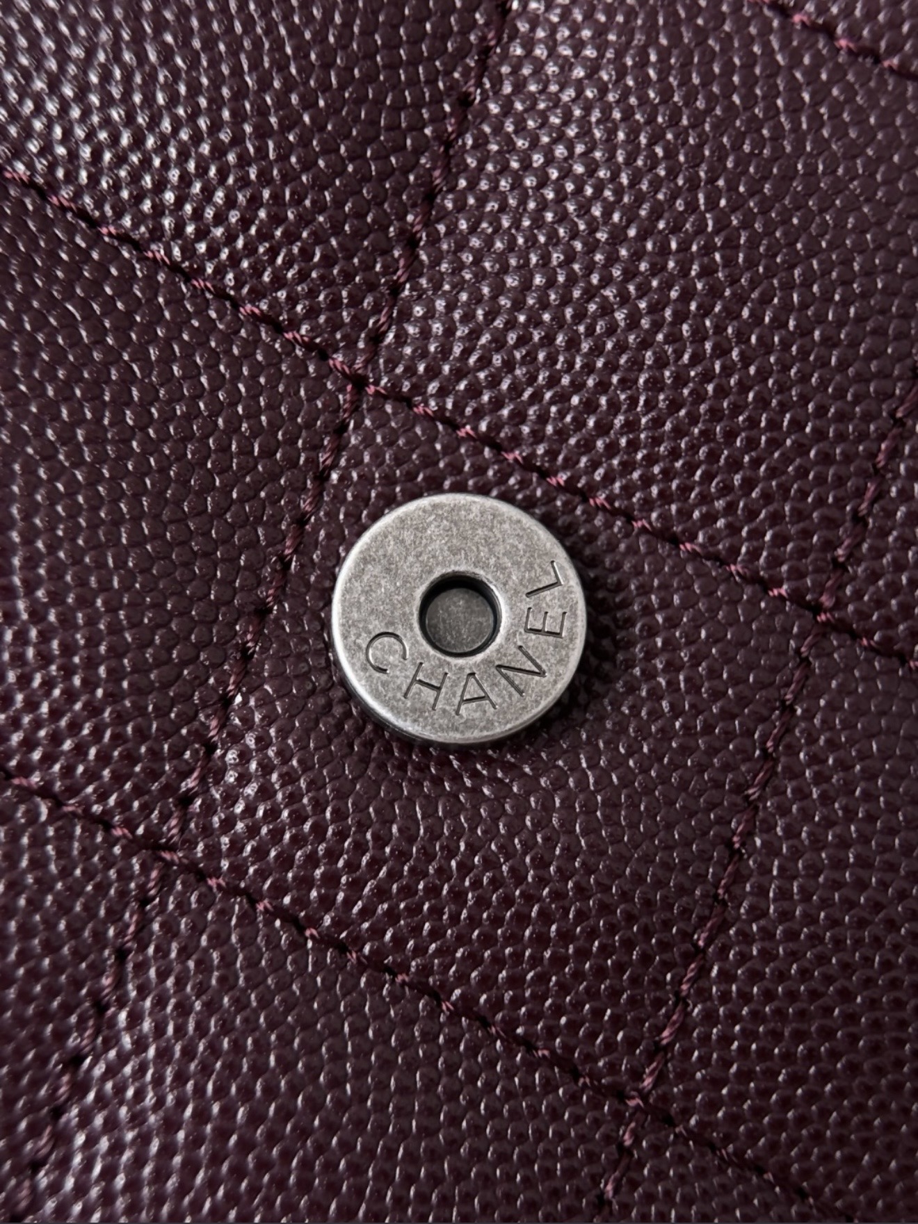 Chanel 25 - Burgundy — صورة 4 من 9