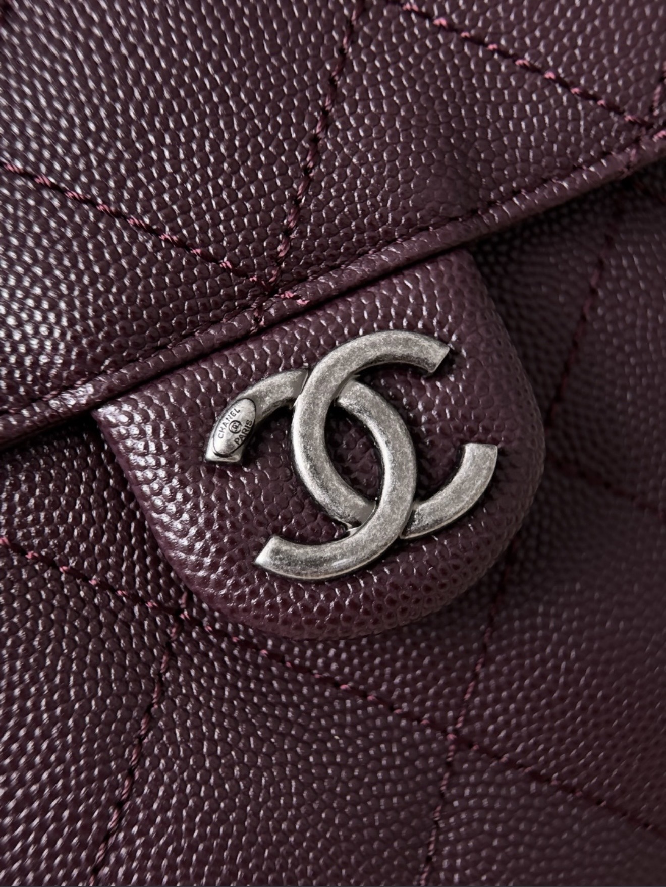 Chanel 25 - Burgundy — صورة 5 من 9