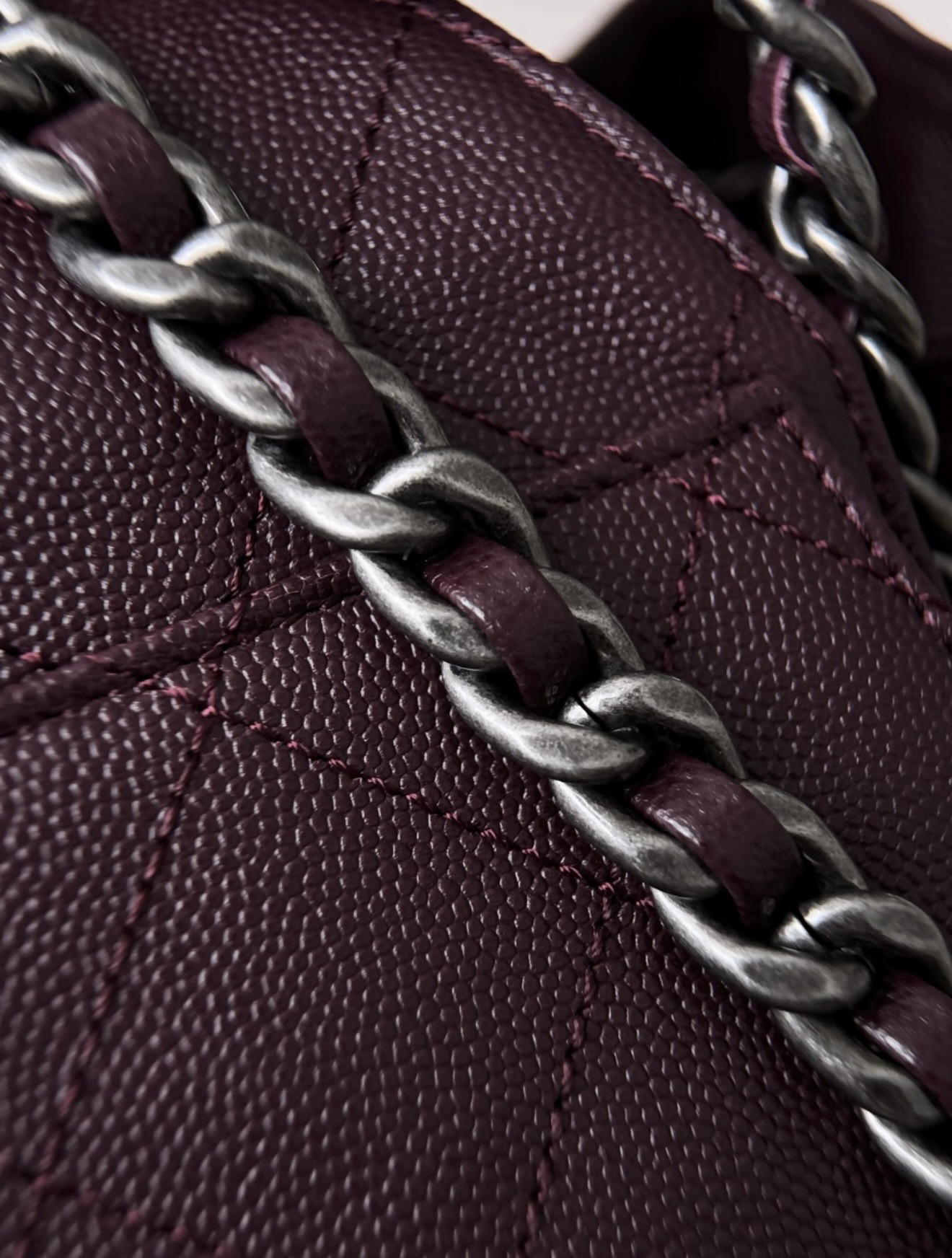 Chanel 25 - Burgundy — صورة 6 من 9