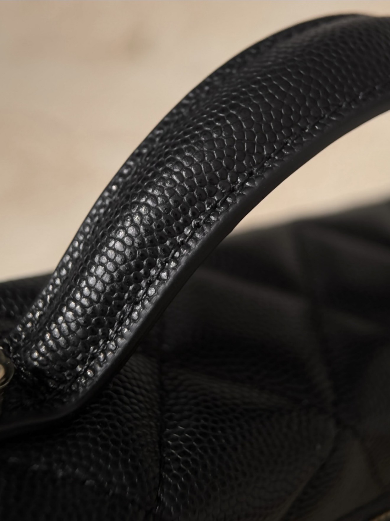 Vanity calfskin - Black — صورة 5 من 9