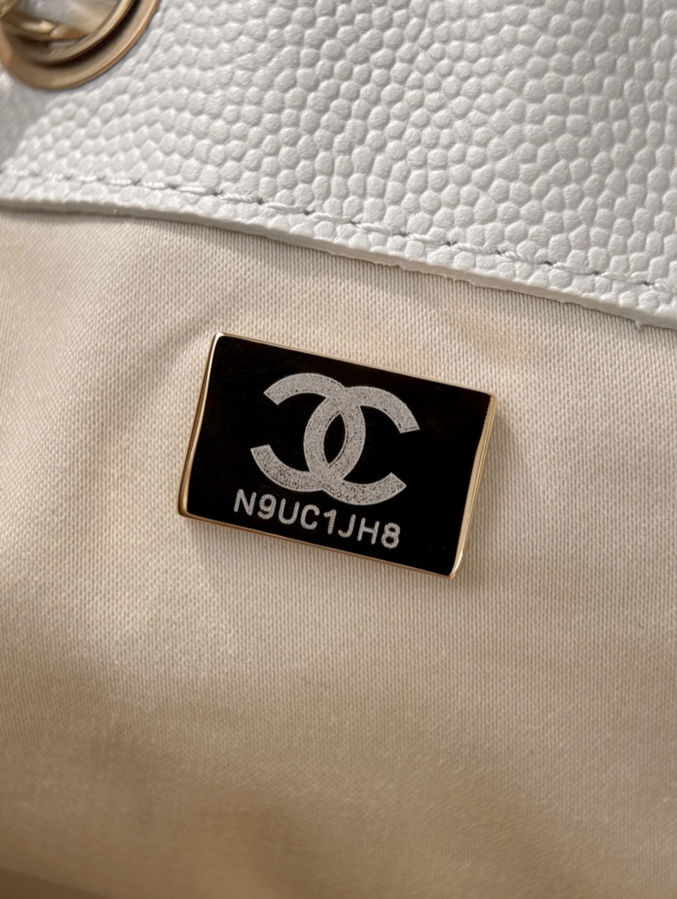 Chanel 25 - white — صورة 6 من 9