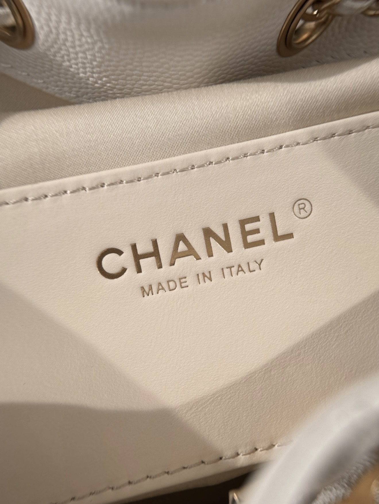 Chanel 25 - white — صورة 7 من 9