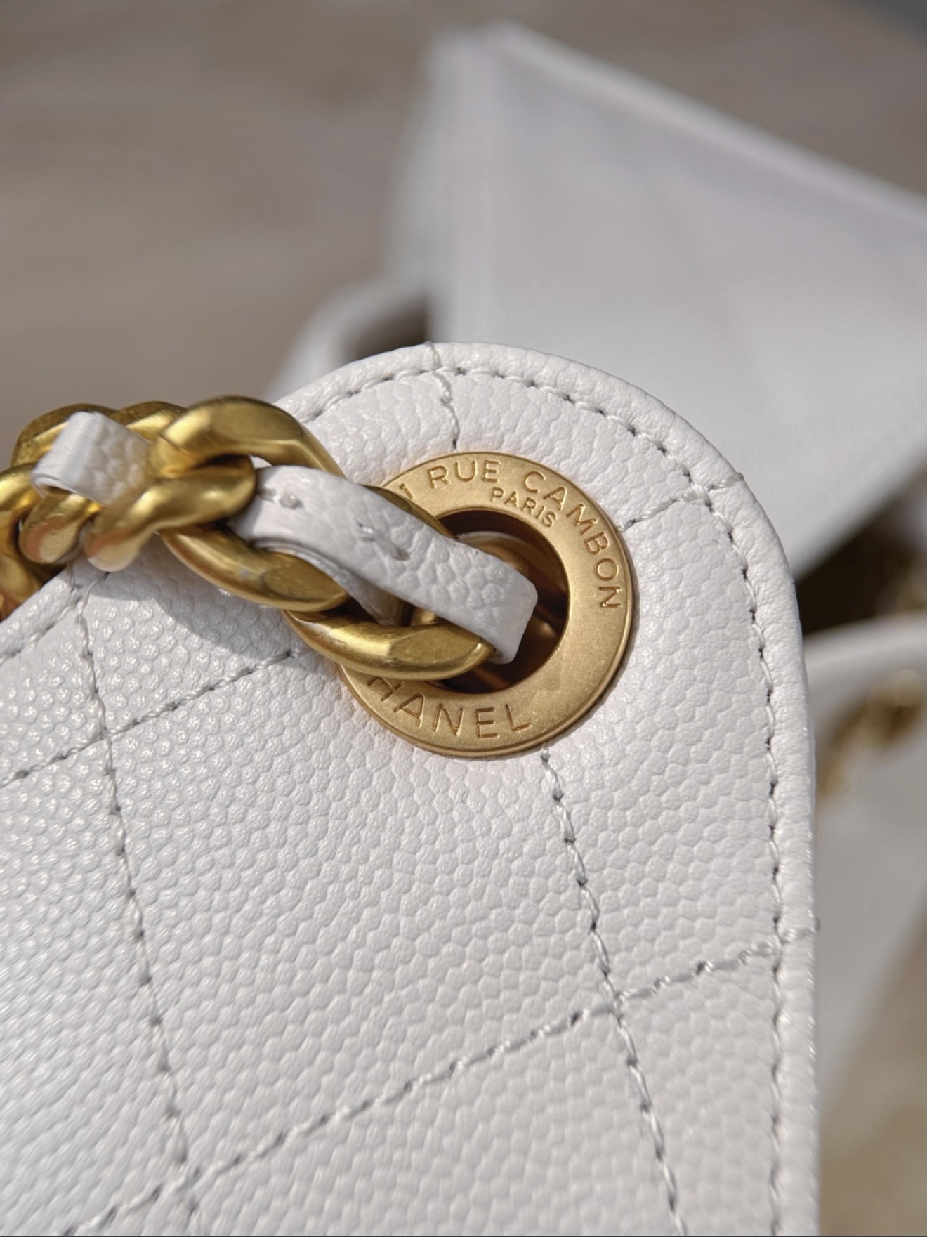 Chanel 25 - white — صورة 5 من 9