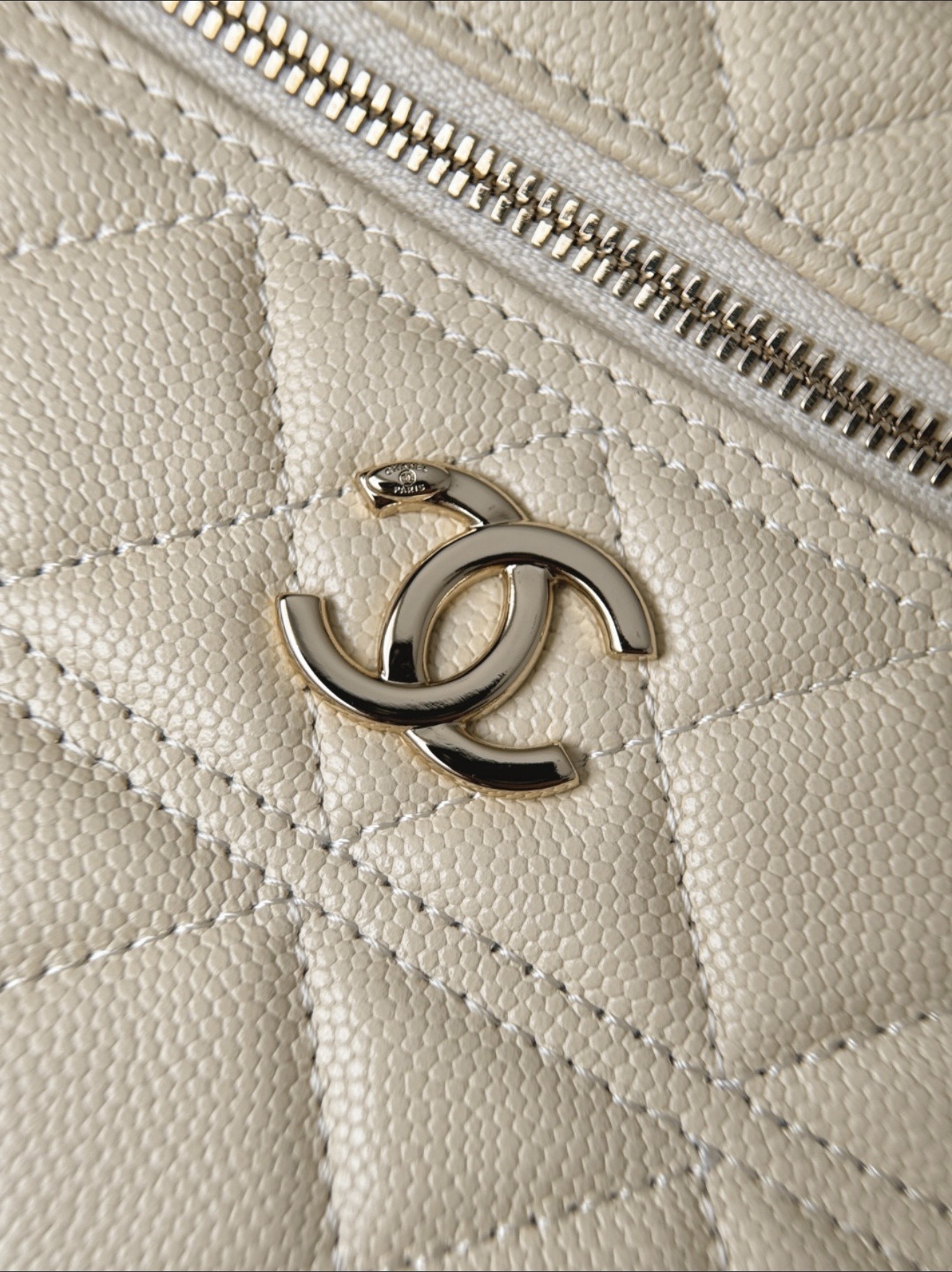 Chanel Vanity - Off white — صورة 6 من 9
