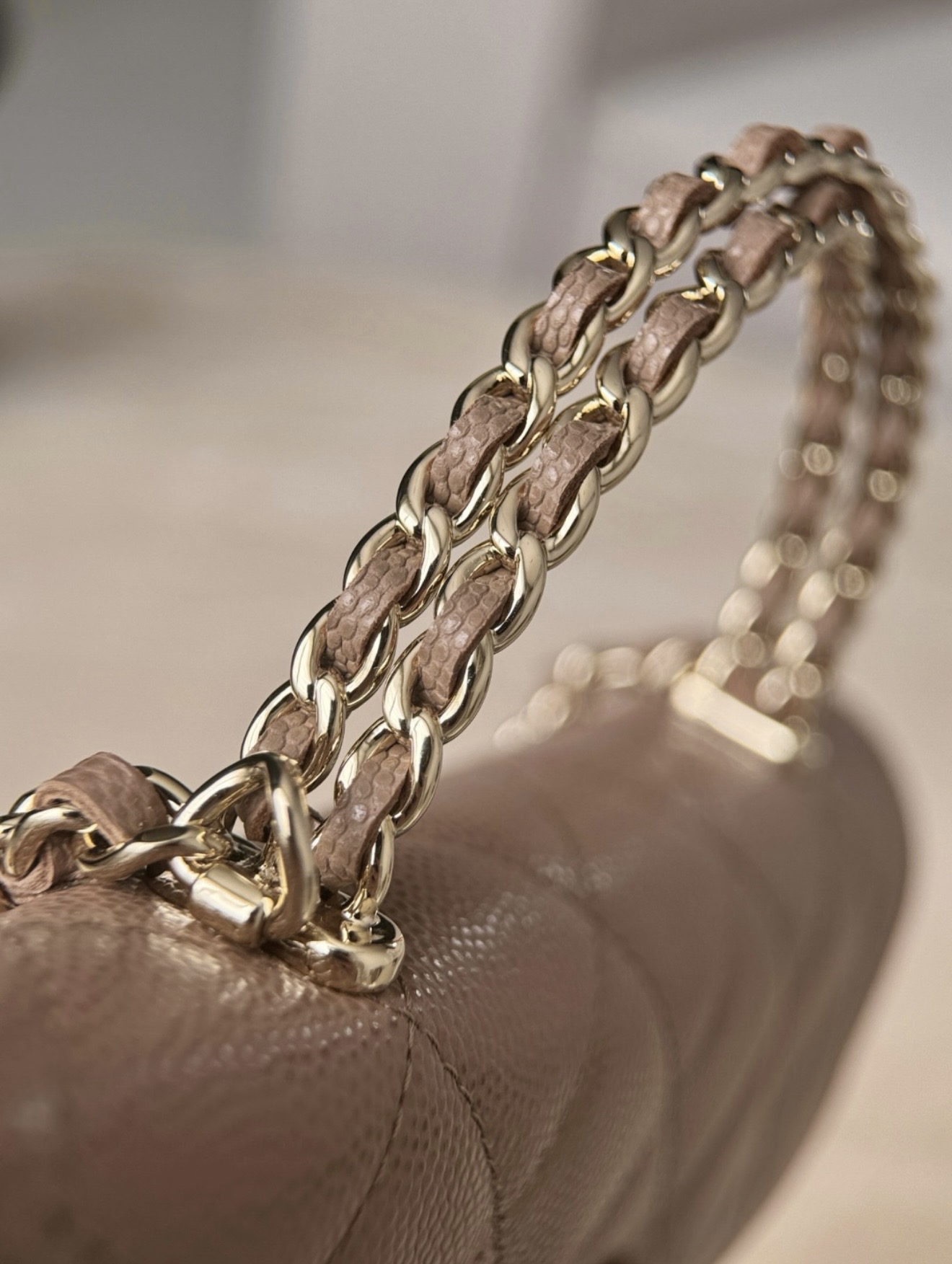 Kelly Top Handle - Brown — صورة 2 من 9