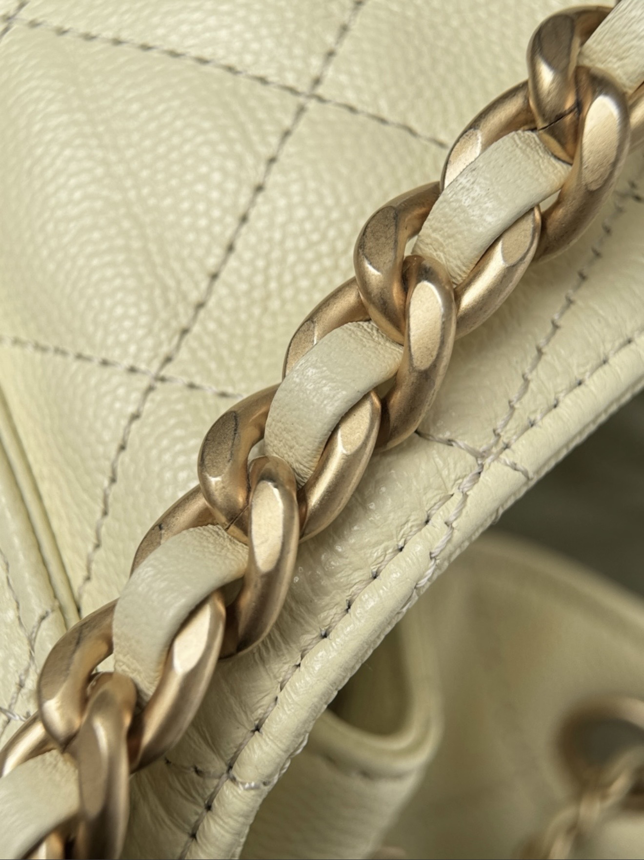 Chanel 25 - Yellow — صورة 5 من 9