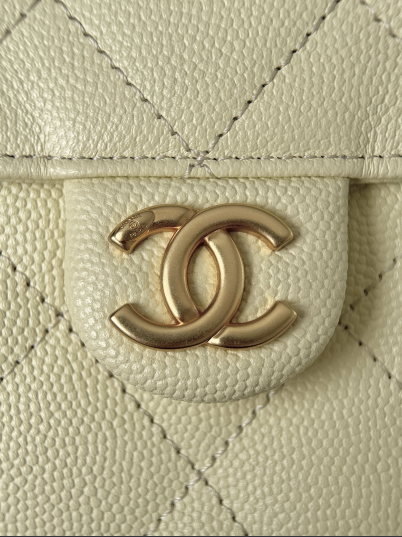 Chanel 25 - Yellow — صورة 7 من 9