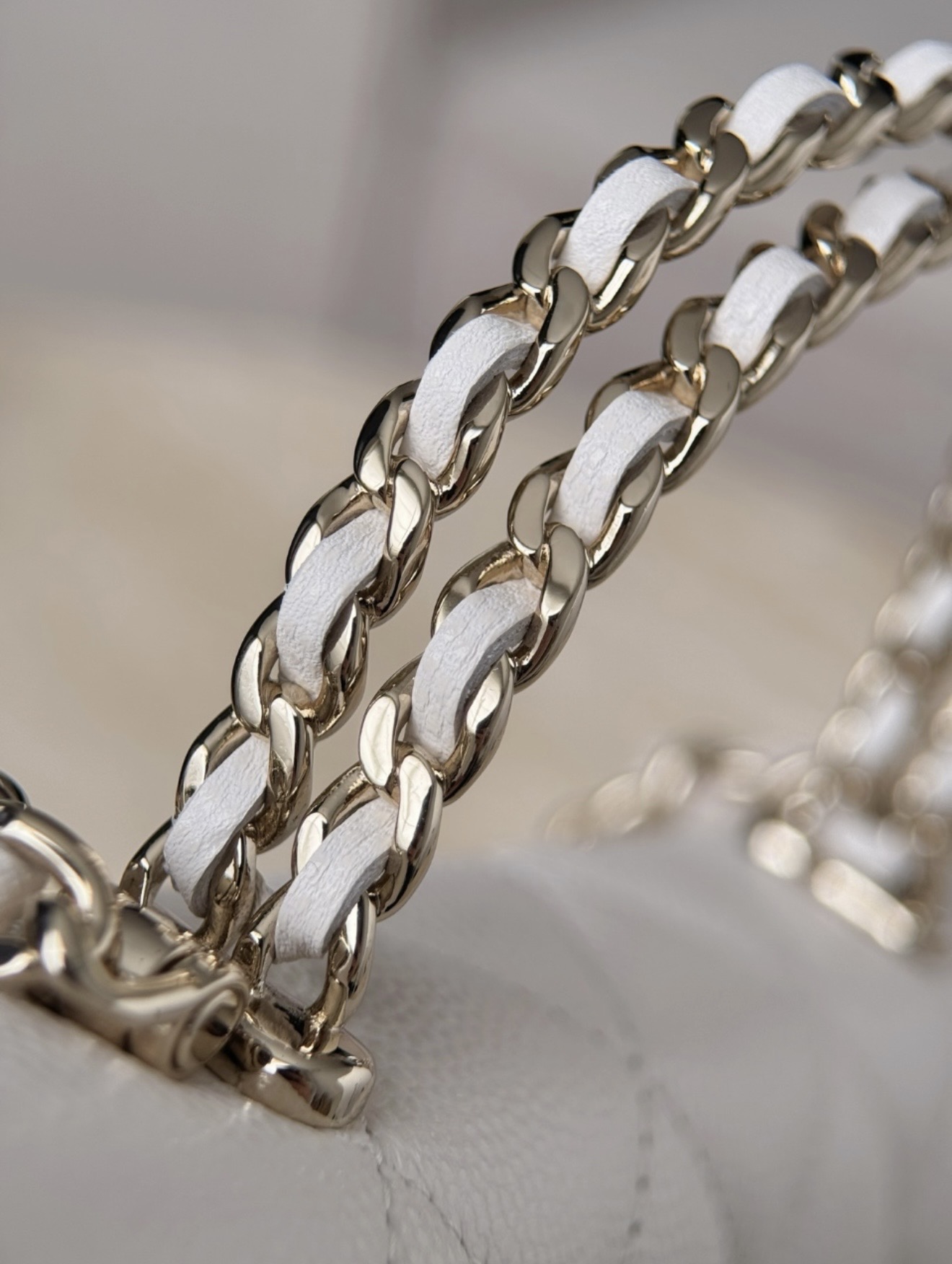 Kelly Top Handle- White — صورة 2 من 9